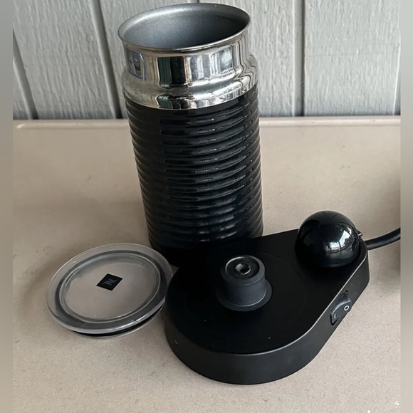 Brand New, Nespresso Aeroccino 3 Milk Frother Black 3194 - Picture 8 of 10